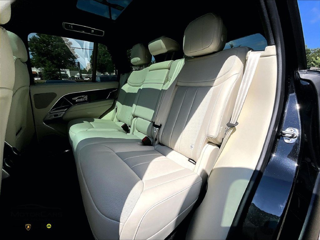 Used 2025 Land Rover Range Rover SE AWD/4WD image 25