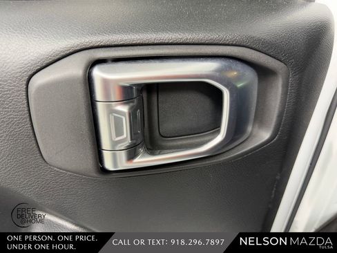 Used 2019 Jeep Wrangler Unlimited Sport S AWD/4WD image 36