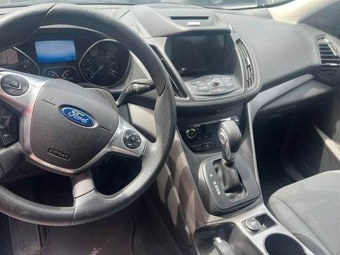 Used 2016 Ford Escape SE w/ Equipment Group 201A FWD image 6