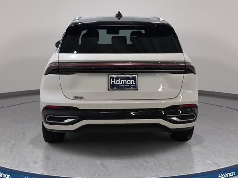 Used 2025 Lincoln Nautilus Reserve AWD/4WD image 6