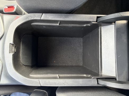 Used 2019 Toyota RAV4 LE w/ All Weather Liner Package AWD/4WD image 24