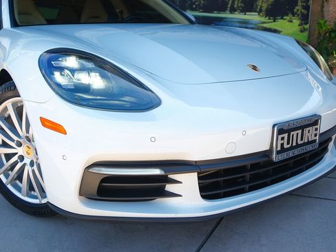 Used 2017 Porsche Panamera image 7