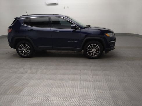 Used 2018 Jeep Compass Latitude w/ Popular Equipment Group AWD/4WD image 10