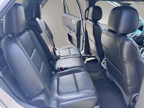 Used 2014 Ford Explorer XLT w/ Equipment Group 202A FWD image 15