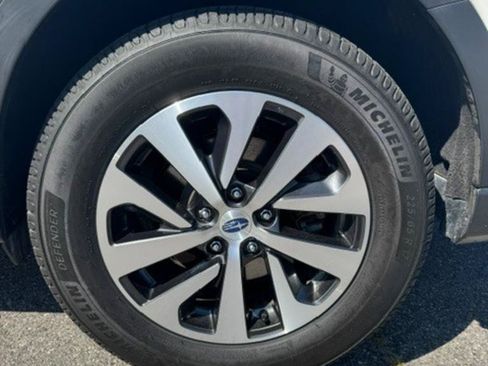 Used 2020 Subaru Outback Premium w/ Popular Package #1 AWD/4WD image 18