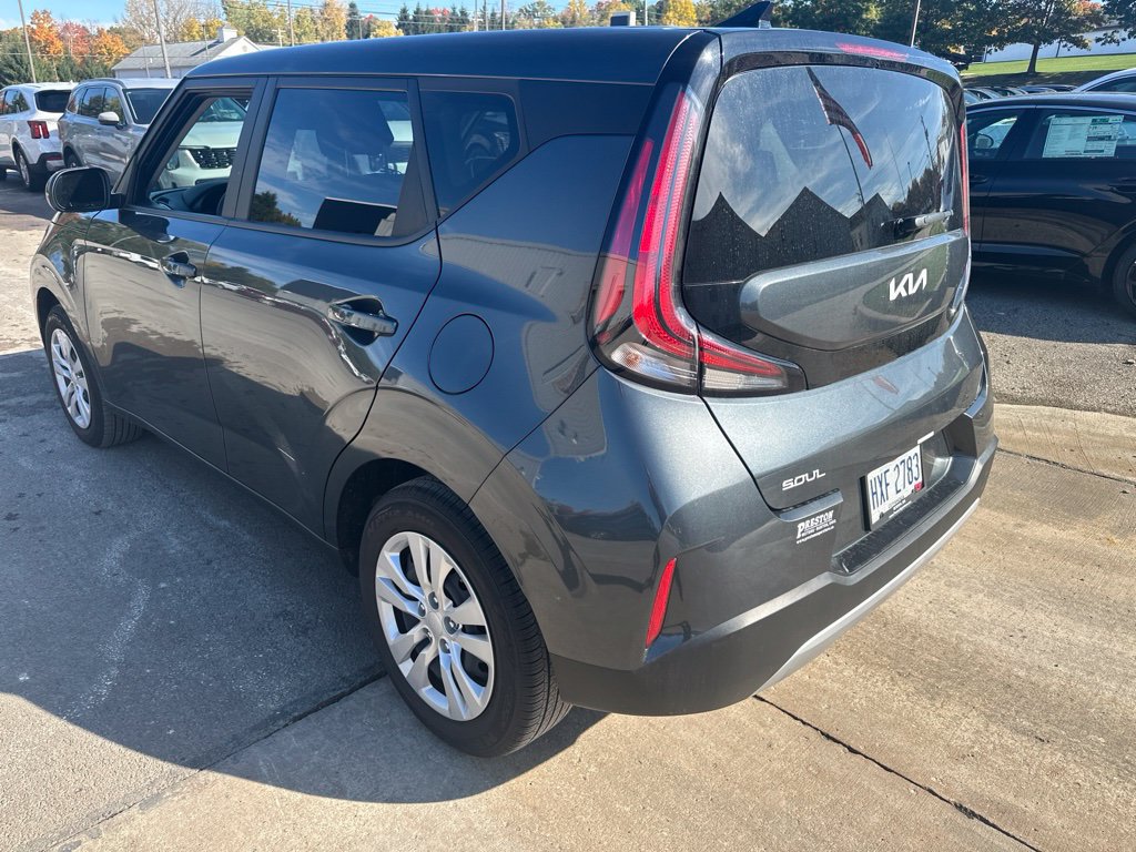Used 2024 Kia Soul LX FWD image 7