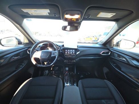 Used 2023 Chevrolet TrailBlazer RS w/ Convenience Package image 11