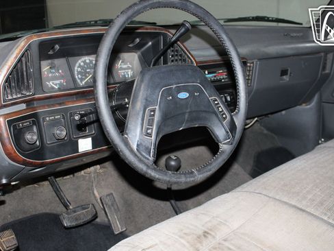 Used 1990 Ford F150 4x4 Regular Cab image 30