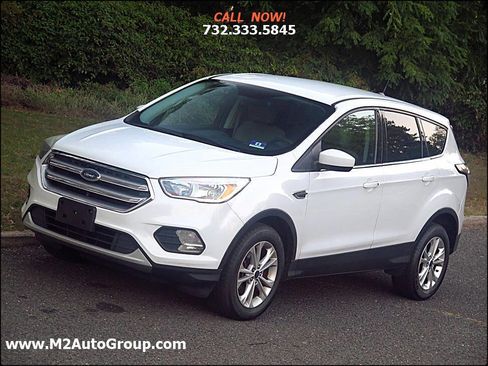 Used 2017 Ford Escape SE image 23