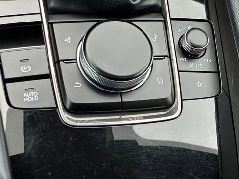 Used 2024 MAZDA MAZDA3 s image 19