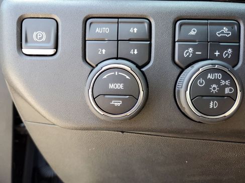 Used 2024 Chevrolet Silverado 1500 LT Trail Boss w/ LT Trail Boss Premium Package image 24