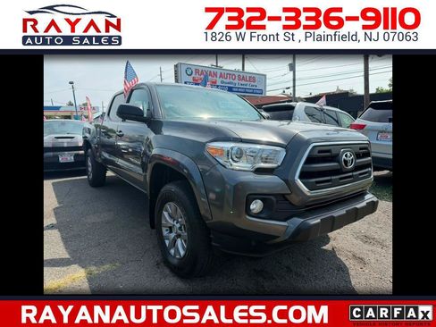 Used 2017 Toyota Tacoma SR5 w/ Tow Package AWD/4WD image 1