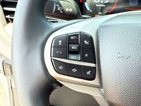 Certified 2025 Ford Explorer Active RWD image 29