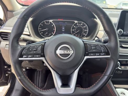 Used 2025 Nissan Altima 2.5 SR FWD image 18