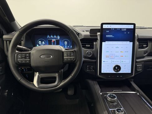 Used 2024 Ford Expedition Max Platinum image 28