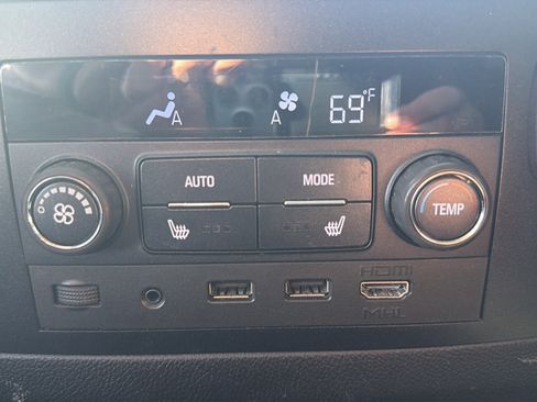Used 2019 Chevrolet Tahoe Premier AWD/4WD image 20