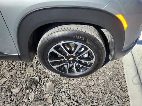 Used 2024 Chevrolet TrailBlazer LT w/ LT Cold Weather Package image 6