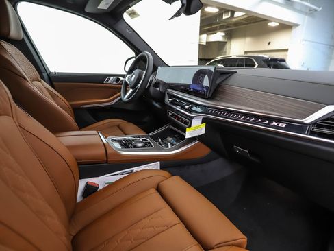 New 2026 BMW X5 xDrive40i w/ M Sport Package image 30