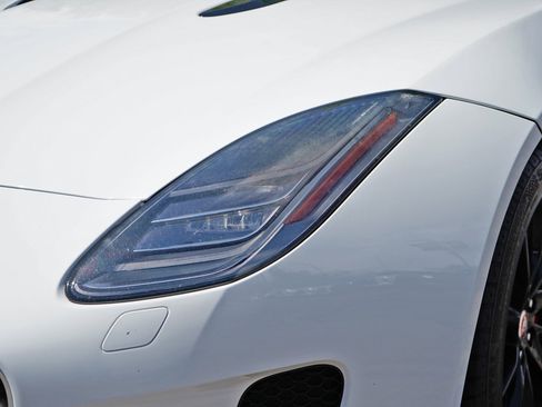 Used 2018 Jaguar F-TYPE Coupe RWD image 4