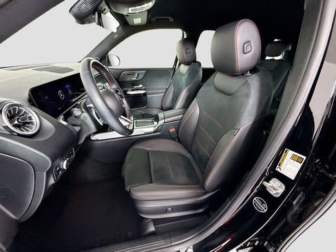 Certified 2025 Mercedes-Benz GLB 250 image 19