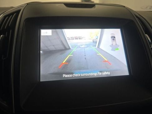 Used 2020 Ford Edge SE FWD image 26