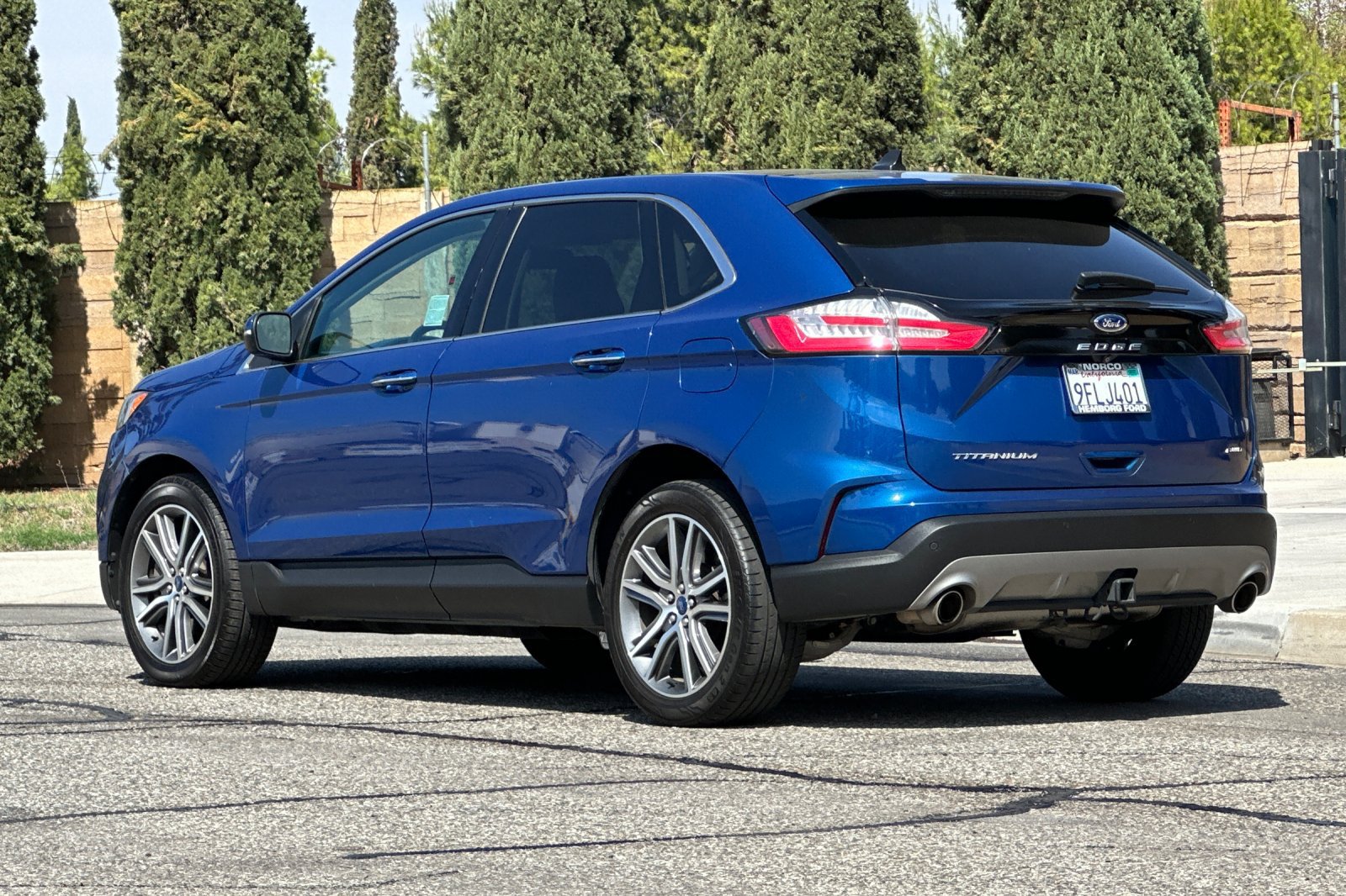 Used 2022 Ford Edge Titanium w/ Class II Trailer Tow Package AWD/4WD image 6