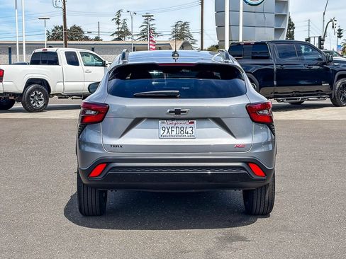 Used 2026 Chevrolet Trax RS FWD image 3