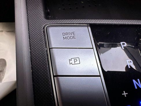 Used 2023 Hyundai Elantra SEL w/ Convenience Package FWD image 25