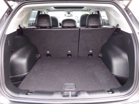 Used 2018 Jeep Compass Latitude w/ Safe & Security Group image 28