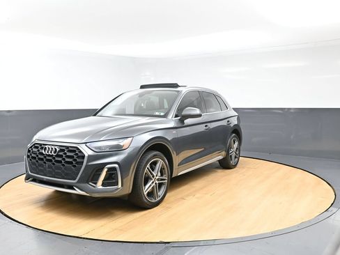 Used 2022 Audi Q5 e Premium w/ Convenience Package AWD/4WD image 42