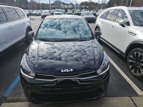 Used 2023 Kia Rio S image 2
