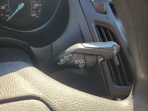 Used 2016 Ford Focus SE image 30