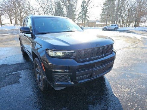 Used 2023 Jeep Grand Cherokee L Altitude image 8
