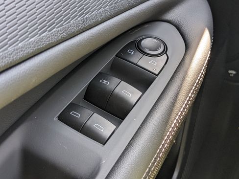 New 2025 Chevrolet Blazer EV LT w/ Midnight/Sport Edition image 24