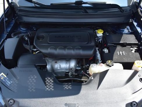Used 2020 Jeep Cherokee Latitude Plus w/ Cold Weather Group AWD/4WD image 47