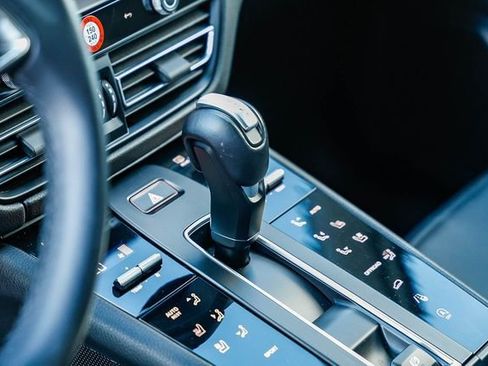 Used 2023 Porsche Macan image 20