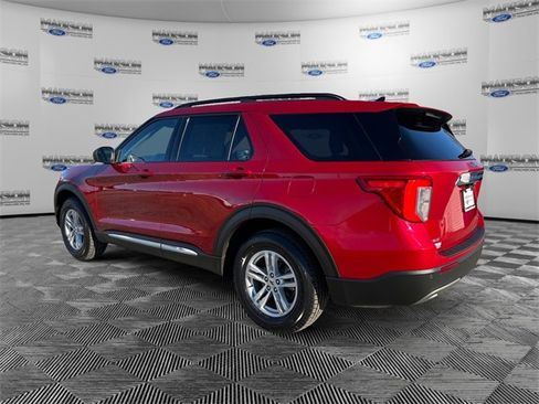 Used 2021 Ford Explorer XLT w/ Equipment Group 202A image 3