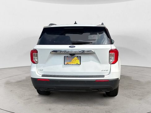 Used 2022 Ford Explorer XLT AWD/4WD image 4