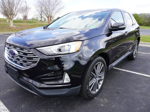 Used 2019 Ford Edge Titanium w/ Cold Weather Package image 5