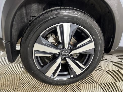 Used 2023 Nissan Rogue SL AWD/4WD image 34