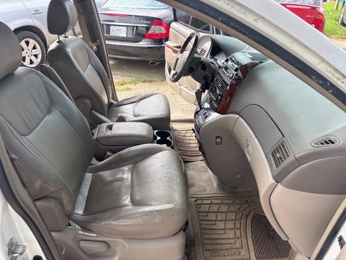 Used 2004 Toyota Sienna FWD image 15