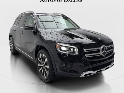 Used 2022 Mercedes-Benz GLB 250 w/ Premium Package Lite image 2