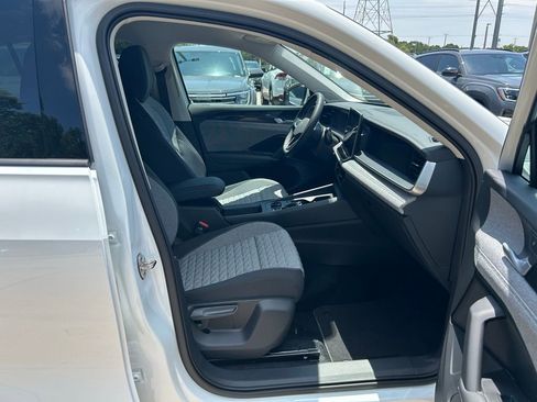 Used 2025 Volkswagen Tiguan S image 26