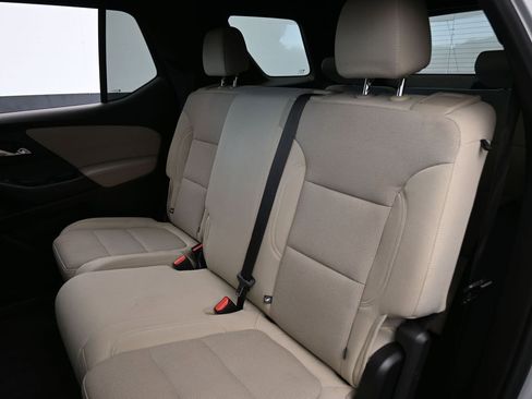 Used 2022 Chevrolet Traverse LS image 26
