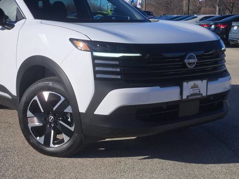 Used 2026 Nissan Kicks SV w/ Cold Weather Package AWD/4WD image 2