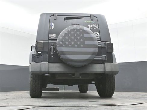 Used 2009 Jeep Wrangler X image 40