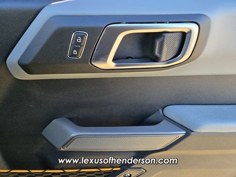 Used 2023 Ford Bronco Badlands image 18