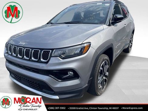 Used 2023 Jeep Compass Limited AWD/4WD image 1