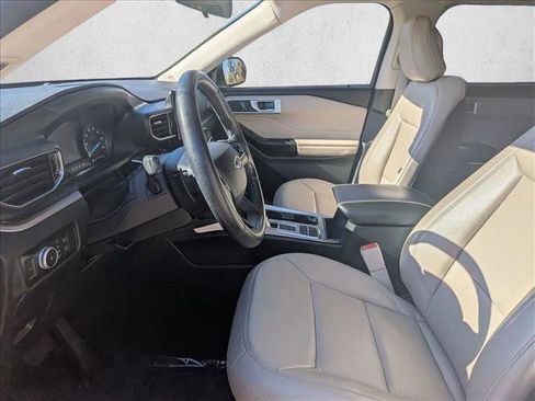 Used 2020 Ford Explorer XLT w/ Equipment Group 202A image 11