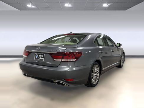 Used 2013 Lexus LS 460 w/ Comfort Pkg RWD image 8